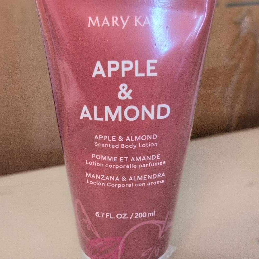 Mary Kay Pink Apple & Almond Lotion
